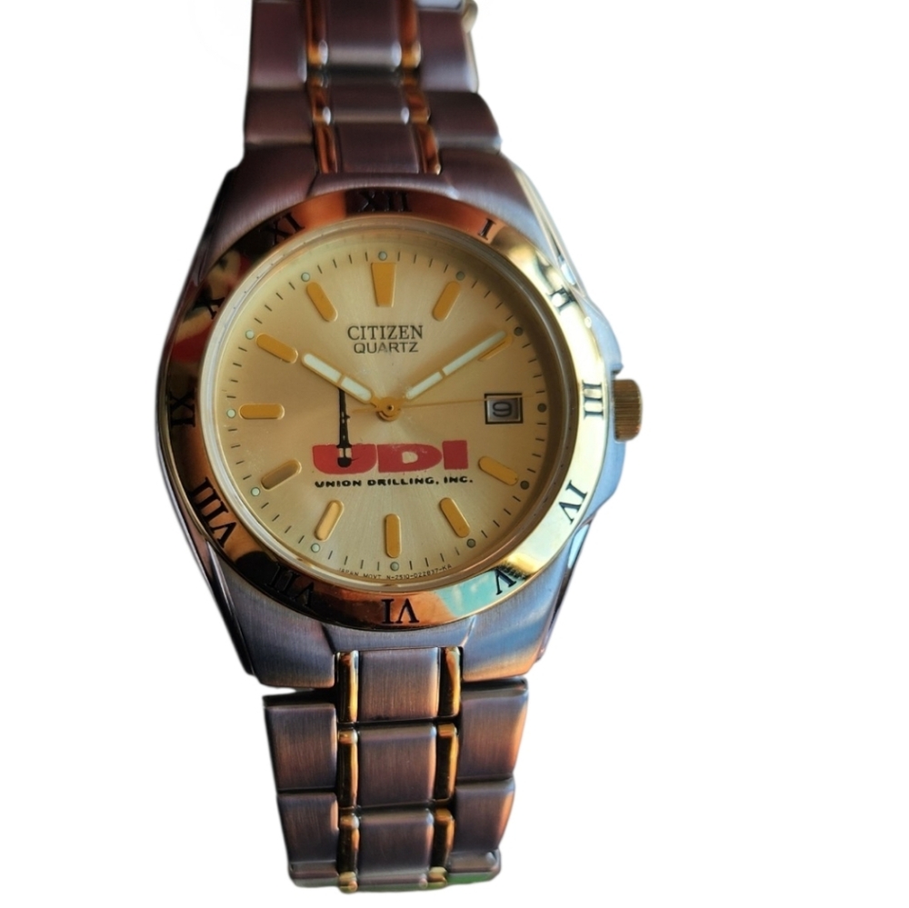 Citizen 2510 Classic Silver Gold Wrist Watch - Picture 4 of 4